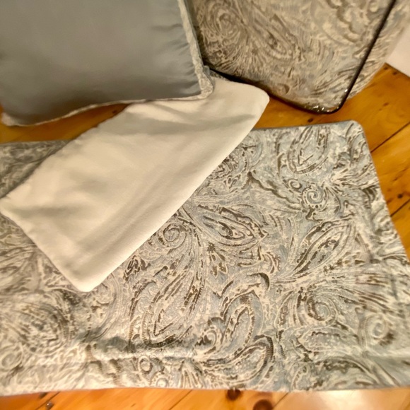 J QUEEN NEW YORK Giovani Spa Comforter King Sz Set W***Bonus Matching Euro Shams - Picture 3 of 3